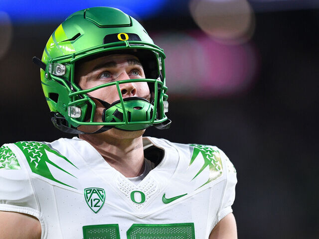 LAS VEGAS, NV - DECEMBER 01: Oregon Ducks quarterback Bo Nix (10) looks on during the Pac-12 Conference championship game between the Oregon Ducks and the Washington Huskies on December 1, 2023 at Allegiant Stadium in Las Vegas, Nevada.
