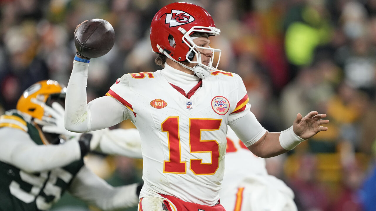 GREEN BAY, WISCONSIN - DECEMBER 03: Patrick Mahomes #15 of the Kansas City Chiefs throws a pass during the second half against the Green Bay Packers at Lambeau Field on December 03, 2023 in Green Bay, Wisconsin.