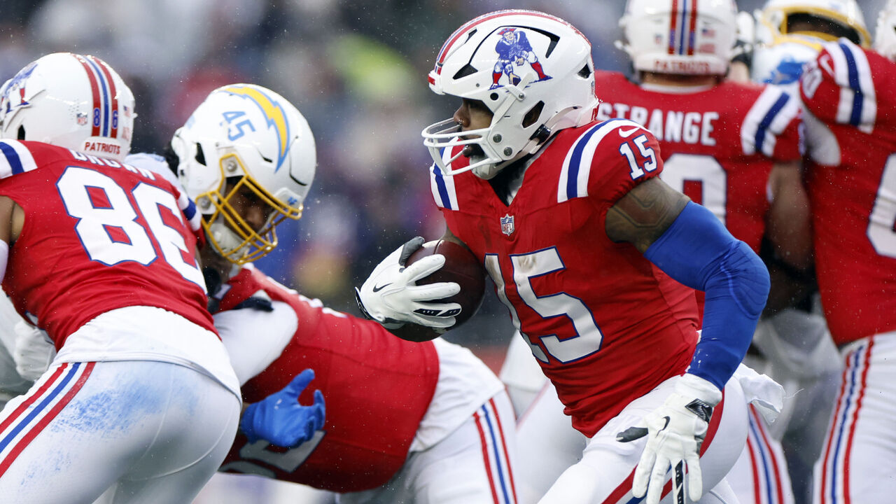 Foxborough, MA - December 3: New England Patriots RB Ezekiel Elliott runs in the first half. The Patriots lost to the Los Angeles Chargers, 6-0.