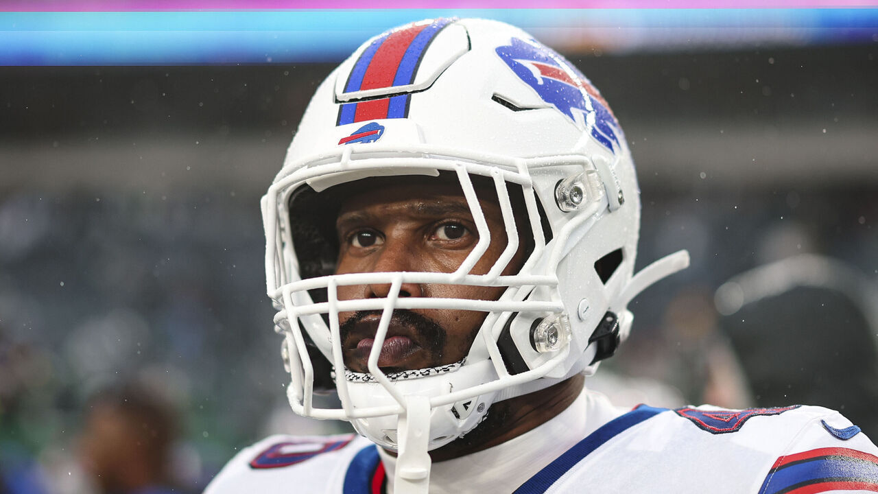 PHILADELPHIA, PA - NOVEMBER 26: Von Miller #40 of the Buffalo Bills warms up prior to an NFL football game against the Philadelphia Eagles at Lincoln Financial Field on November 26, 2023 in Philadelphia, Pennsylvania.