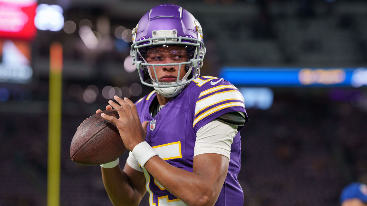 MINNEAPOLIS, MN - NOVEMBER 27: Quarterback Joshua Dobbs #15 of the Minnesota Vikings warms up prior to an NFL football game against the Chicago Bears at US Bank Stadium on November 27, 2023 in Minneapolis, Minnesota. The Bears beat the Vikings 12-10.