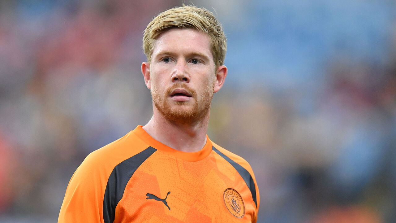 BURNLEY, ENGLAND - AUGUST 11: Manchester City's Kevin De Bruyne before the Premier League match between Burnley FC and Manchester City at Turf Moor on August 11, 2023 in Burnley, England.
