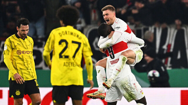 06 December 2023, Baden-Württemberg, Stuttgart: Soccer: DFB Cup, VfB Stuttgart - Borussia Dortmund, round of 16, MHPArena. Stuttgart's Serhou Guirassy (3rd from left) and Stuttgart's Maximilian Mittelstädt (2nd from right) celebrate the 2:0 scored by Stuttgart's Mvumpa. IMPORTANT NOTE: In accordance with the regulations of the DFL German Football League and the DFB German Football Association, it is prohibited to use or have used photographs taken in the stadium and/or of the match in the form of sequential images and/or video-like photo series. Photo: Tom Weller/dpa