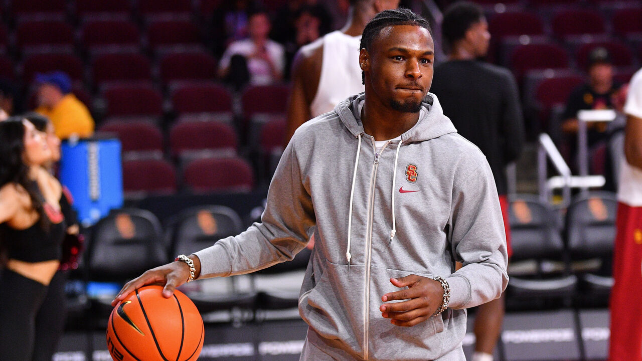 LOS ANGELES, CA - NOVEMBER 09: USC Trojans guard Bronny James (6) looks on before the college basketball game between the Cal State Bakersfield Roadrunners and the USC Trojans on November 9, 2023 at Galen Center in Los Angeles, CA.