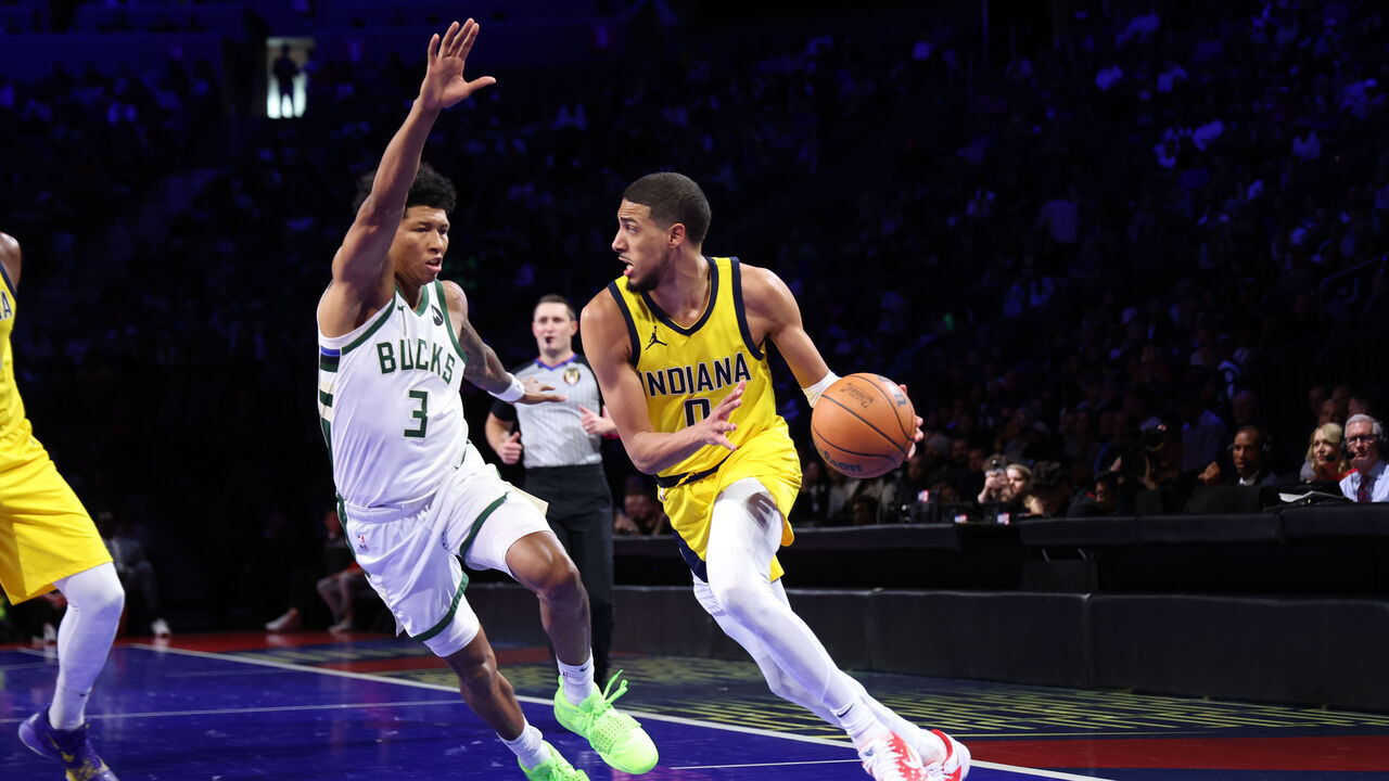 LAS VEGAS, NV - DECEMBER 7: Tyrese Haliburton #0 of the Indiana Pacers drives to the basket during the game against the Milwaukee Bucks during the semifinals of the In-Season Tournament on December 7, 2023 at T-Mobile Arena in Las Vegas, Nevada. Mandatory Copyright Notice: Copyright 2023 NBAE