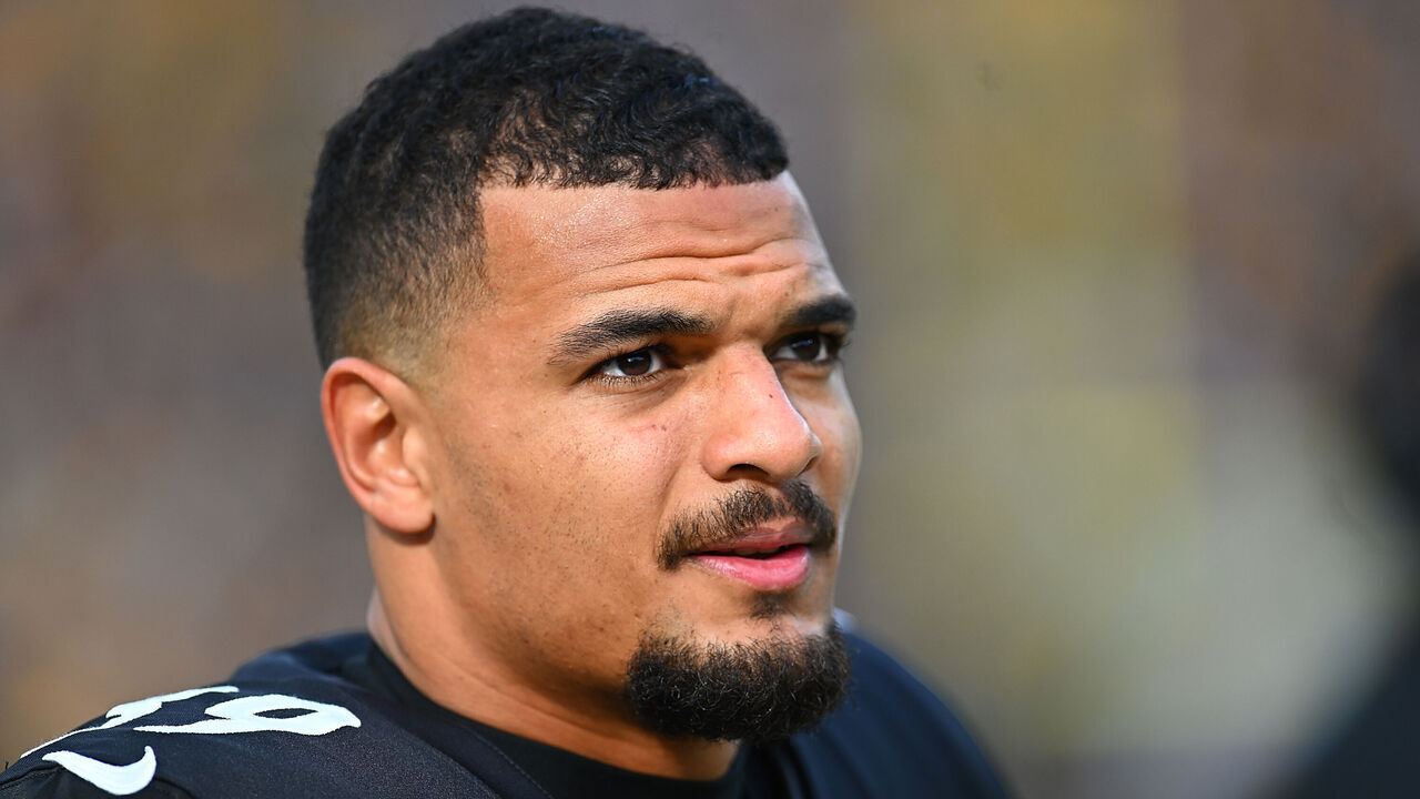 PITTSBURGH, PENNSYLVANIA - DECEMBER 3: Minkah Fitzpatrick #39 of the Pittsburgh Steelers looks on during the game against the Arizona Cardinals at Acrisure Stadium on December 3, 2023 in Pittsburgh, Pennsylvania.