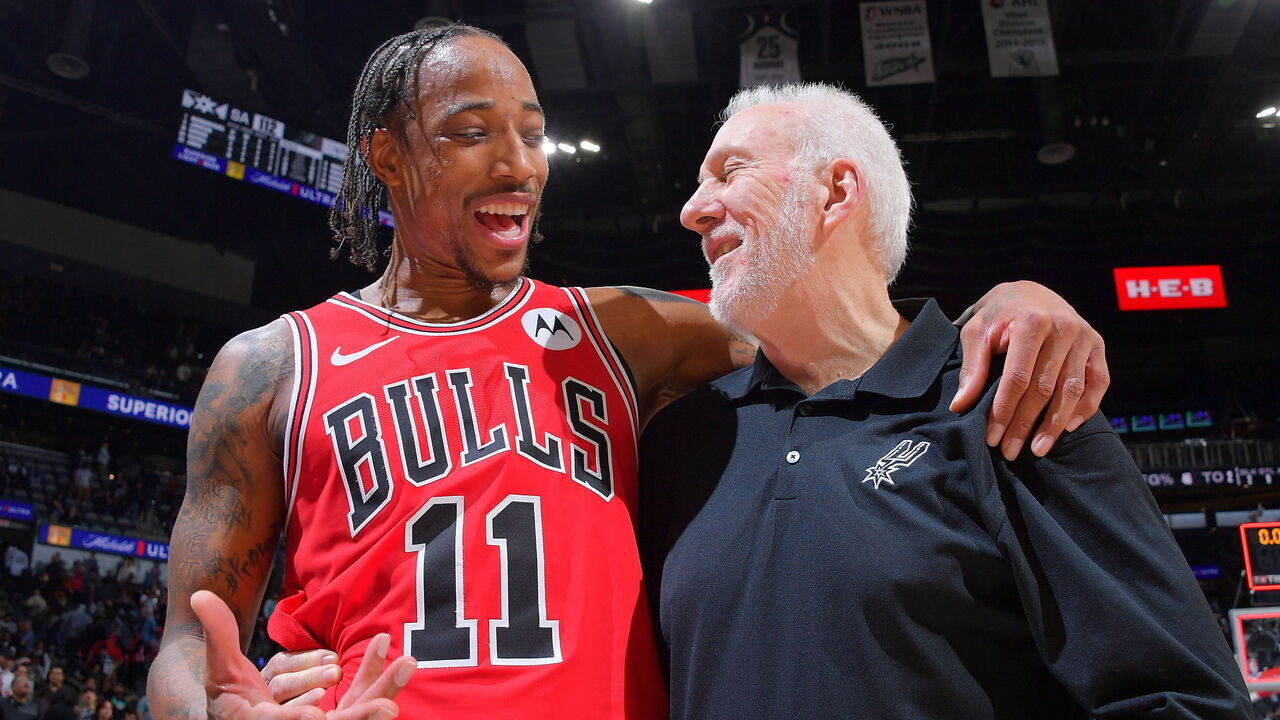 SAN ANTONIO, TX - DECEMBER 8: DeMar DeRozan #11 of the Chicago Bulls talks to Head Coach Gregg Popovich of the San Antonio Spurs after the game on December 8, 2023 at the Frost Bank Center in San Antonio, Texas. Mandatory Copyright Notice: Copyright 2023 NBAE (Photos by Michael Gonzales/NBAE via Getty Images)