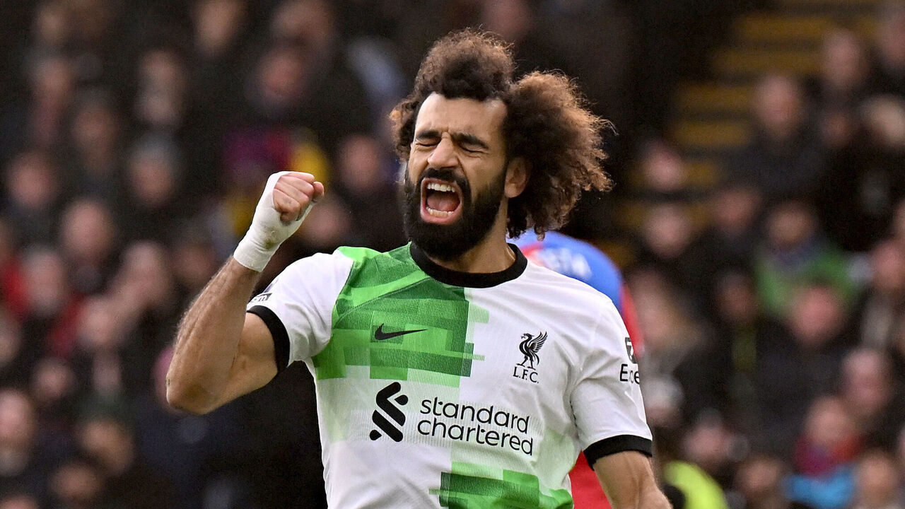 LONDON, ENGLAND - DECEMBER 09: (THE SUN OUT, THE SUN ON SUNDAY OUT) Mohamed Salah of Liverpool celebrating after scoring the equalising goal during the Premier League match between Crystal Palace and Liverpool FC at Selhurst Park on December 09, 2023 in London, England.