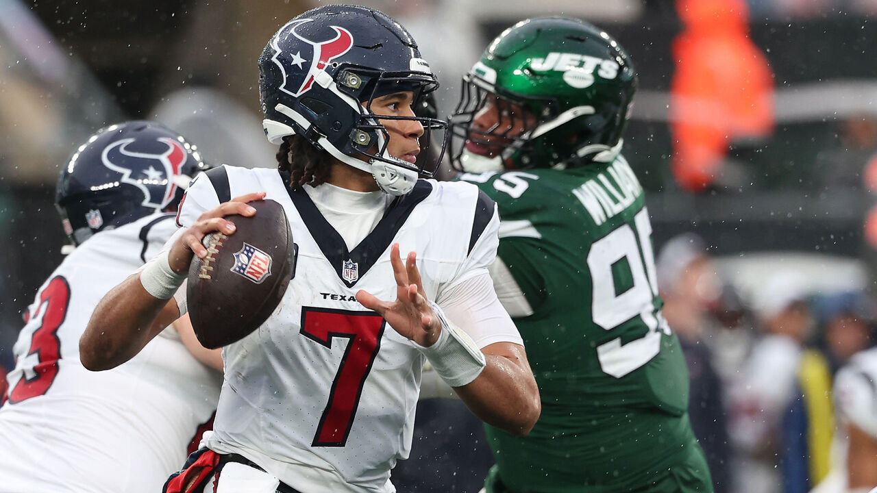 EAST RUTHERFORD, NEW JERSEY - DECEMBER 10: C.J. Stroud #7 of the Houston Texans looks to throw the ball during the second half against the New York Jets at MetLife Stadium on December 10, 2023 in East Rutherford, New Jersey.