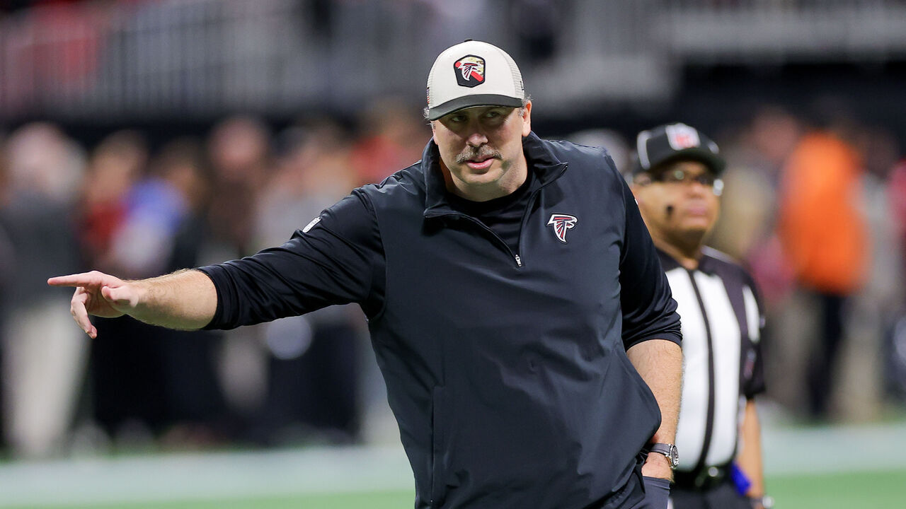 ATLANTA, GEORGIA - DECEMBER 10: Head coach Arthur Smith of the Atlanta Falcons reacts before the game against the Tampa Bay Buccaneers at Mercedes-Benz Stadium on December 10, 2023 in Atlanta, Georgia.