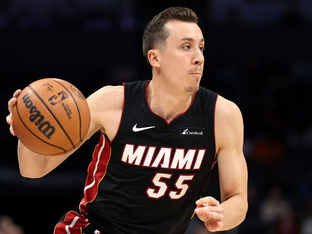 Duncan Robinson leads balanced scoring attack as Heat hold on to