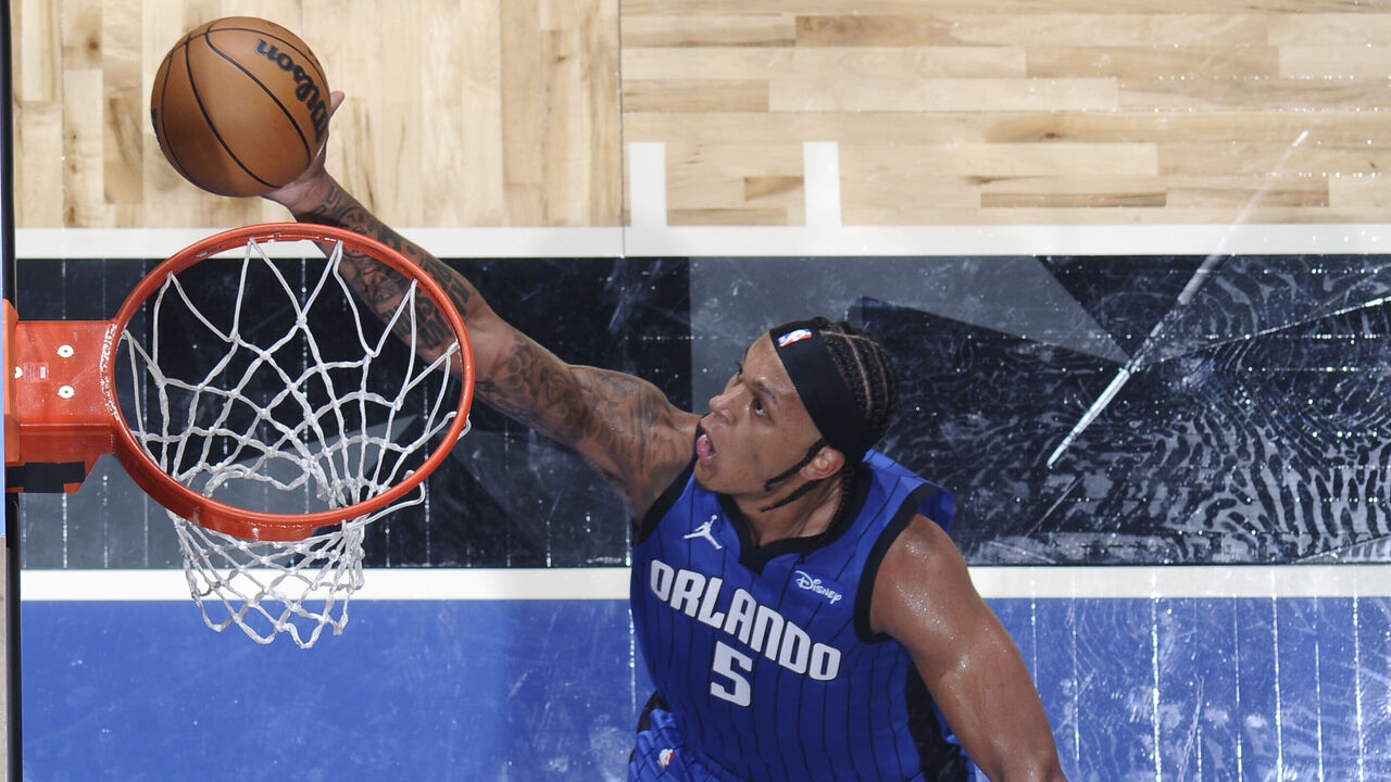 Magic hold Cavaliers to 15 points in 3rd quarter, win 104-94