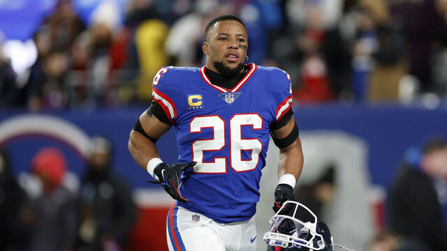 EAST RUTHERFORD, NEW JERSEY - DECEMBER 11: Saquon Barkley #26 of the New York Giants warms up prior to the game against the Green Bay Packers at MetLife Stadium on December 11, 2023 in East Rutherford, New Jersey.