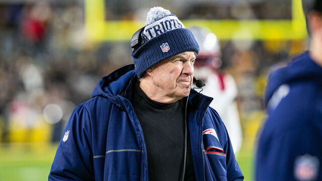 PITTSBURGH, PA - DECEMBER 07: New England Patriots head coach Bill Belichick looks on during the regular season NFL football game between the New England Patriots and Pittsburgh Steelers on December 07, 2023 at Acrisure Stadium in Pittsburgh, PA.