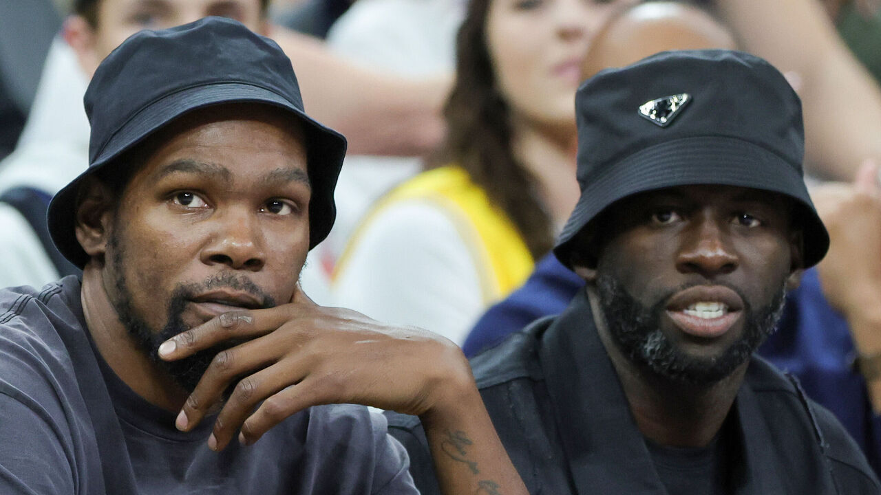 LAS VEGAS, NEVADA - AUGUST 07: NBA players Kevin Durant (L) and Draymond Green attend a 2023 FIBA World Cup exhibition game between Puerto Rico and the United States at T-Mobile Arena on August 07, 2023 in Las Vegas, Nevada. The United States defeated Puerto Rico 117-74.