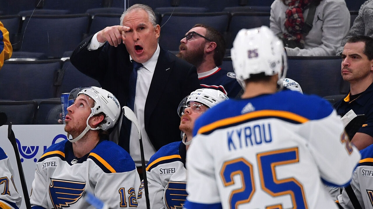 COLUMBUS, OHIO - DECEMBER 8: Head coach Craig Berube of the St. Louis Blues instructs Jordan Kyrou #25 of the St. Louis Blues during the third period of a game against the Columbus Blue Jackets at Nationwide Arena on December 8, 2023 in Columbus, Ohio.