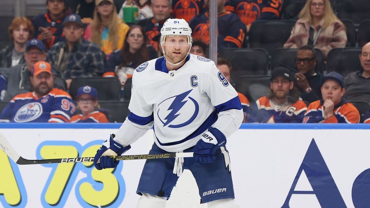 EDMONTON, CANADA - DECEMBER 14: Steven Stamkos #91 of the Tampa Bay Lightning set up for a one timer on the power play in the second period against the Edmonton Oilers on December 14, 2023 at Rogers Place in Edmonton, Alberta, Canada.