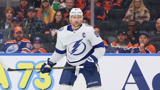 EDMONTON, CANADA - DECEMBER 14: Steven Stamkos #91 of the Tampa Bay Lightning set up for a one timer on the power play in the second period against the Edmonton Oilers on December 14, 2023 at Rogers Place in Edmonton, Alberta, Canada.