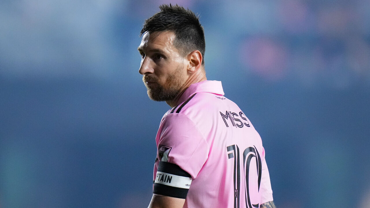 FORT LAUDERDALE, FLORIDA - NOVEMBER 10: Lionel Messi #10 of Inter Miami CFlooks on against the New York City FC during the second half at DRV PNK Stadium on November 10, 2023 in Fort Lauderdale, Florida.