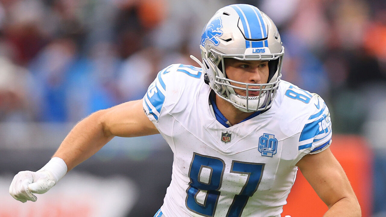 CHICAGO, ILLINOIS - DECEMBER 10: Sam LaPorta #87 of the Detroit Lions in action against the Chicago Bears at Soldier Field on December 10, 2023 in Chicago, Illinois.