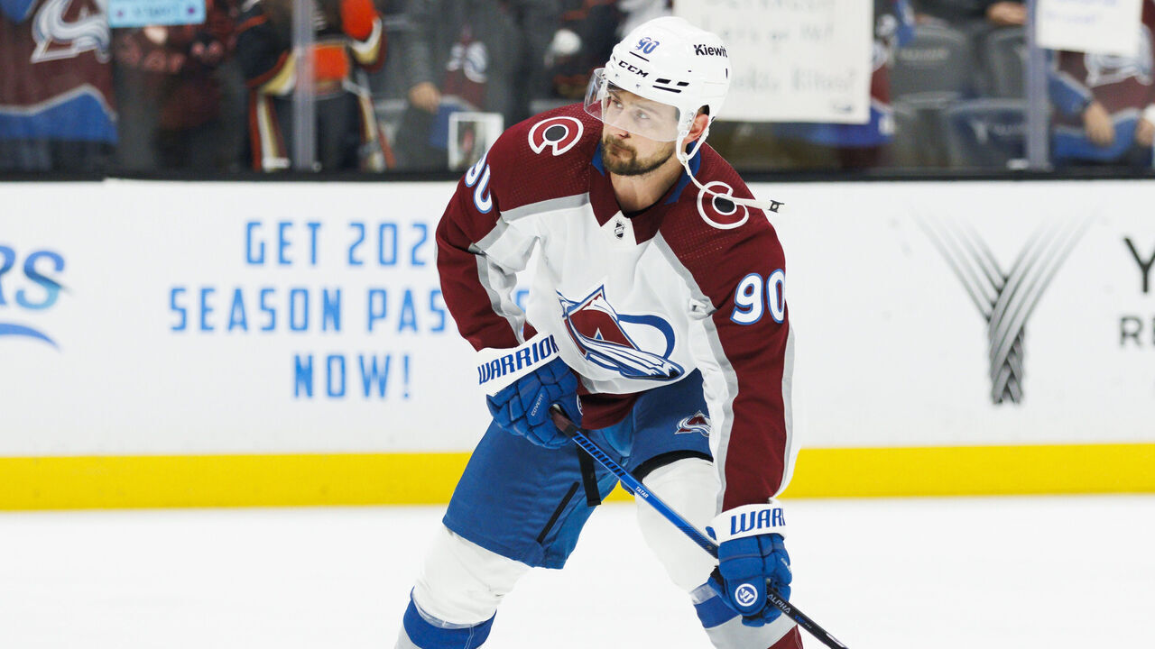 ANAHEIM, CA - DECEMBER 02: Colorado Avalanche left wing Tomas Tatar (90) shoots during the NHL hockey game against the Anaheim Ducks on December 02, 2023 at Honda Center in Anaheim, CA.