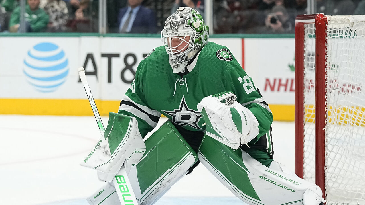 DALLAS, TEXAS - NOVEMBER 24: Jake Oettinger #29 of the Dallas Stars defends his net during the second period against the Calgary Flames at American Airlines Center on November 24, 2023 in Dallas, Texas.