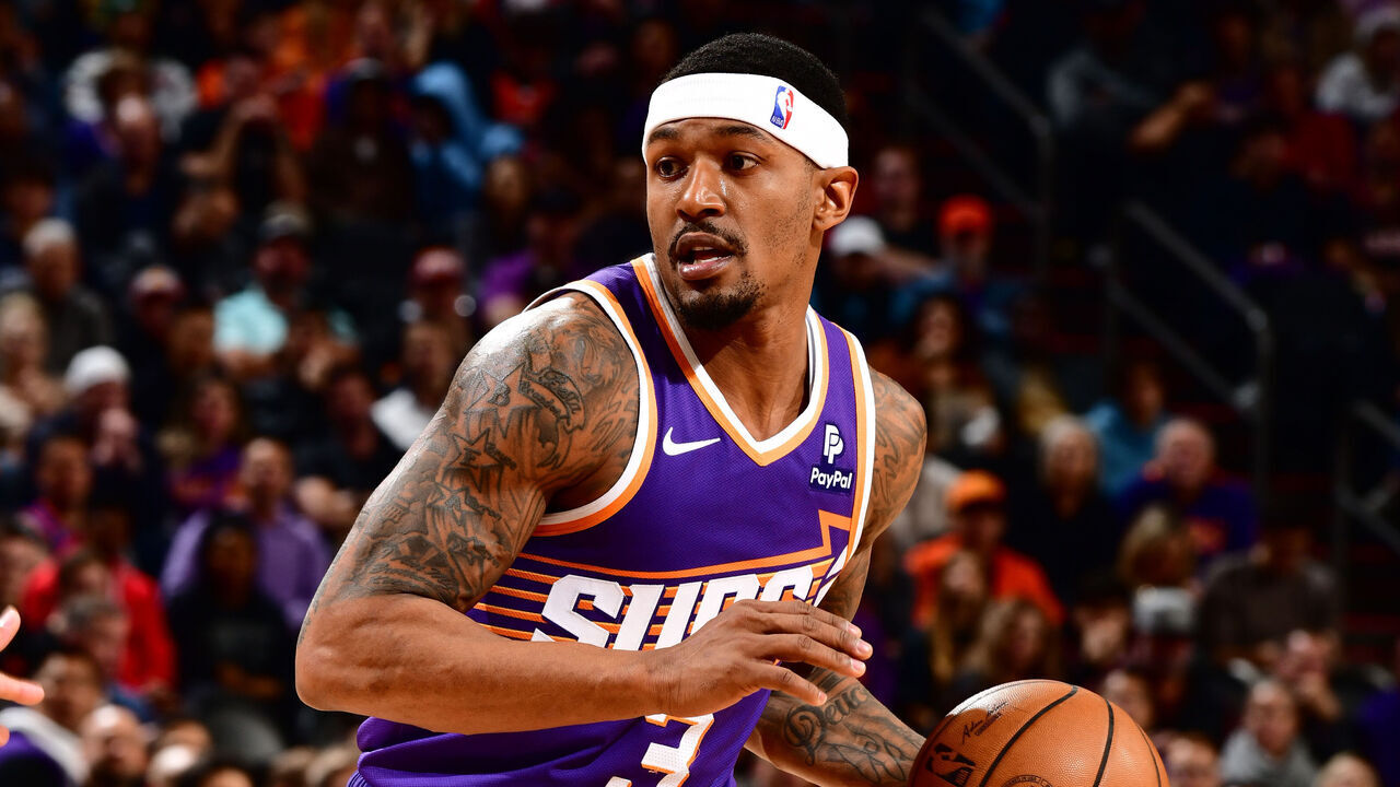 PHOENIX, AZ - DECEMBER 12: Bradley Beal #3 of the Phoenix Suns dribbles the ball during the game against the Golden State Warriors on December 12, 2023 at Footprint Center in Phoenix, Arizona. Mandatory Copyright Notice: Copyright 2023 NBAE