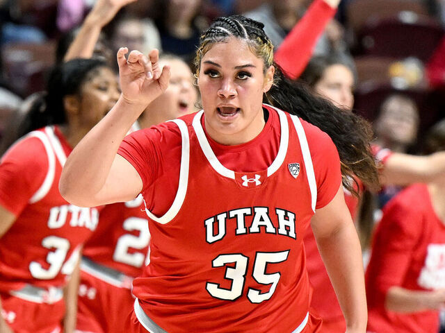 UNCASVILLE, CONNECTICUT - DECEMBER 10: Alissa Pili #35 of the Utah Utes celebrates during the game against the South Carolina Gamecocks at Mohegan Sun Arena on December 10, 2023 in Uncasville, Connecticut.