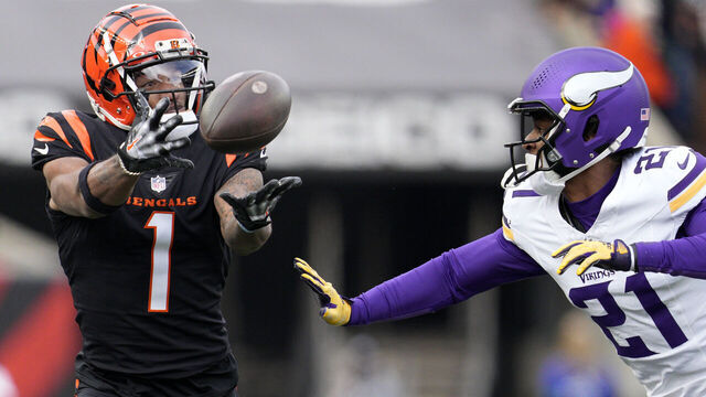 CINCINNATI, OHIO - DECEMBER 16: Ja’Marr Chase #1 of the Cincinnati Bengals catches the ball in the first quarter of the game against the Minnesota Vikings at Paycor Stadium on December 16, 2023 in Cincinnati, Ohio.