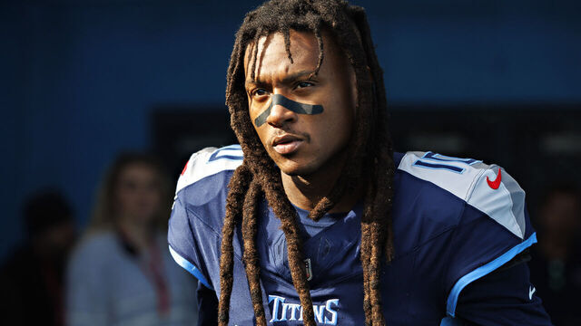 NASHVILLE, TENNESSEE - DECEMBER 3: DeAndre Hopkins #10 of the Tennessee Titans prepares to run onto the field before the game against the Indianapolis Colts at Nissan Stadium on December 3, 2023 in Nashville, Tennessee. The Colts defeated the Titans 31-28.