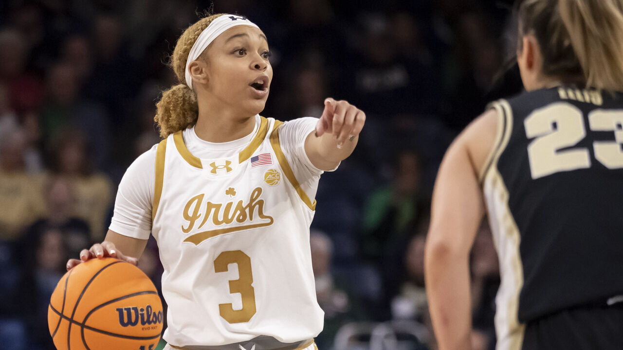 SOUTH BEND, IN - DECEMBER 17: Notre Dame Fighting Irish guard Hannah Hidalgo (3) dribbles the ball down court during a college basketball game between the Purdue Boilermakers and the Notre Dame Fighting Irish on December 17, 2023 at Purcell Pavilion in South Bend, Indiana.