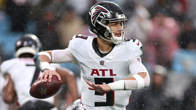 CHARLOTTE, NORTH CAROLINA - DECEMBER 17: Desmond Ridder #9 of the Atlanta Falcons looks to pass during the second half of the game against the Carolina Panthers at Bank of America Stadium on December 17, 2023 in Charlotte, North Carolina.