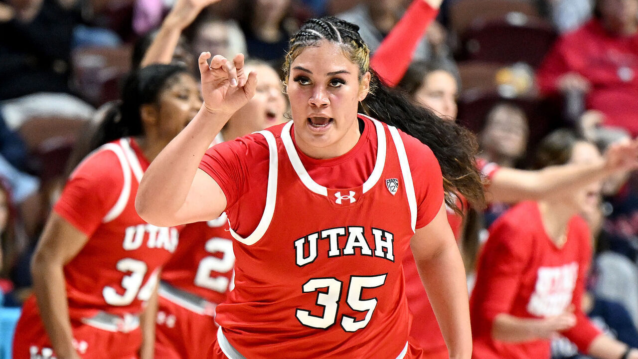 UNCASVILLE, CONNECTICUT - DECEMBER 10: Alissa Pili #35 of the Utah Utes celebrates during the game against the South Carolina Gamecocks at Mohegan Sun Arena on December 10, 2023 in Uncasville, Connecticut.