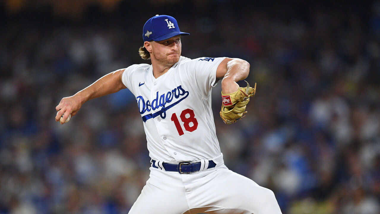 LOS ANGELES, CA - OCTOBER 07: Los Angeles Dodgers Pitcher Shelby Miller (18) throws a pitch during the MLB NLDS Game 1 between the Arizona Diamondbacks and the Los Angeles Dodgers on October 7, 2023 at Dodger Stadium in Los Angeles, CA.