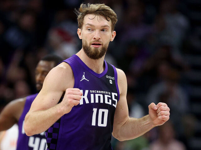 Sabonis' triple-double propels Kings over struggling Suns | theScore.com