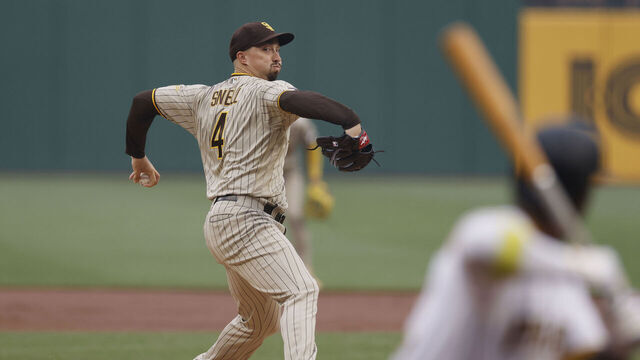 PITTSBURGH, PA - JUNE 28: San Diego Padres starting pitcher Blake Snell (4) delivers a pitch during an MLB game against the Pittsburgh Pirates on June 28, 2023 at PNC Park in Pittsburgh, Pennsylvania.