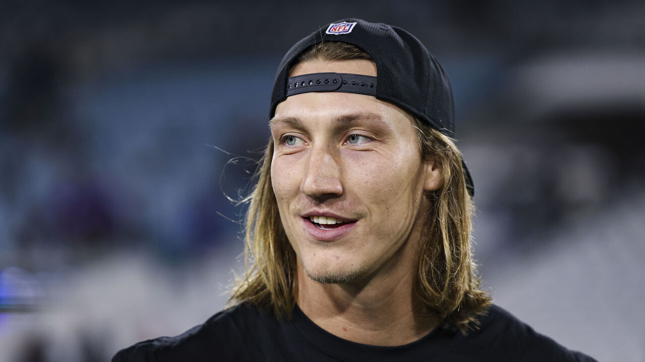 JACKSONVILLE, FL - DECEMBER 17: Trevor Lawrence #16 of the Jacksonville Jaguars warms up prior to an NFL football game against the Baltimore Ravens at EverBank Stadium on December 17, 2023 in Jacksonville, Florida.