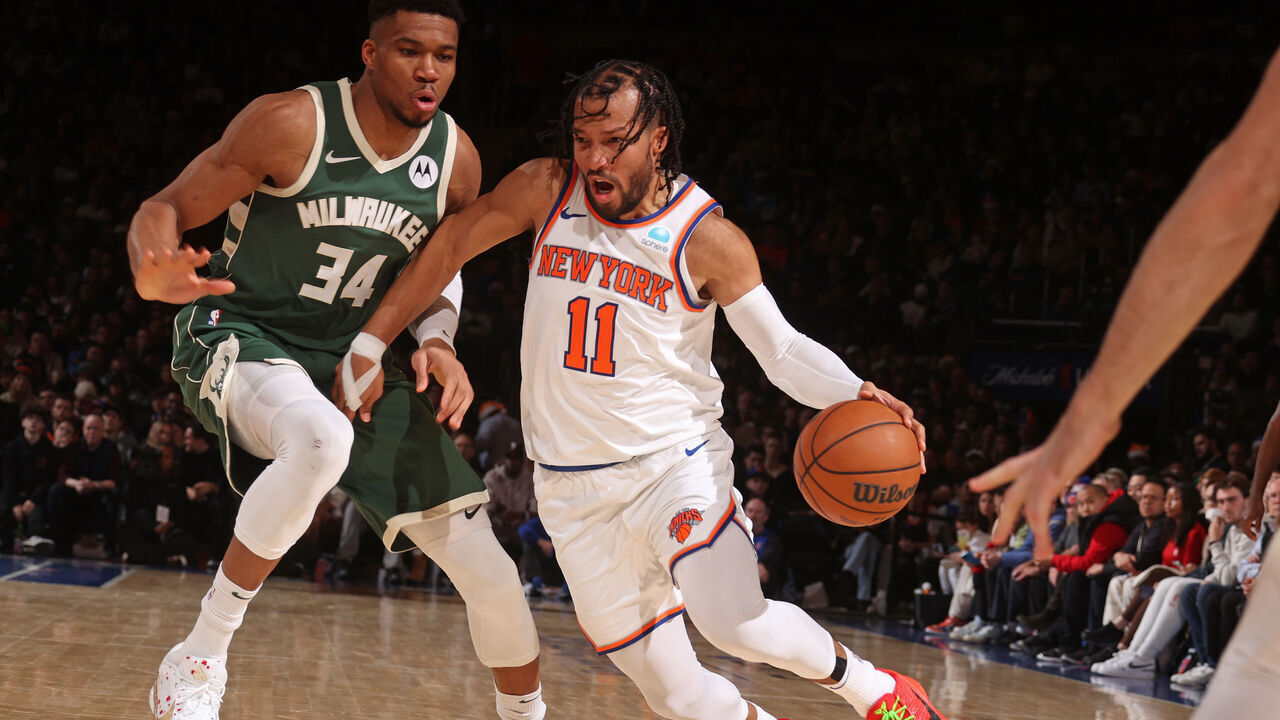 NEW YORK, NY - DECEMBER 25: Jalen Brunson #11 of the New York Knicks handles the ball during the game against the Milwaukee Bucks on December 25, 2023 at Madison Square Garden in New York City, New York. Mandatory Copyright Notice: Copyright 2023 NBAE