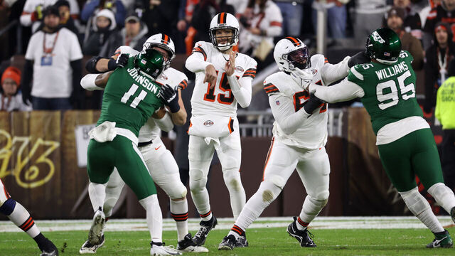 CLEVELAND, OHIO - DECEMBER 28: Joe Flacco #15 of the Cleveland Browns throws the ball against the New York Jets at Cleveland Browns Stadium on December 28, 2023 in Cleveland, Ohio.