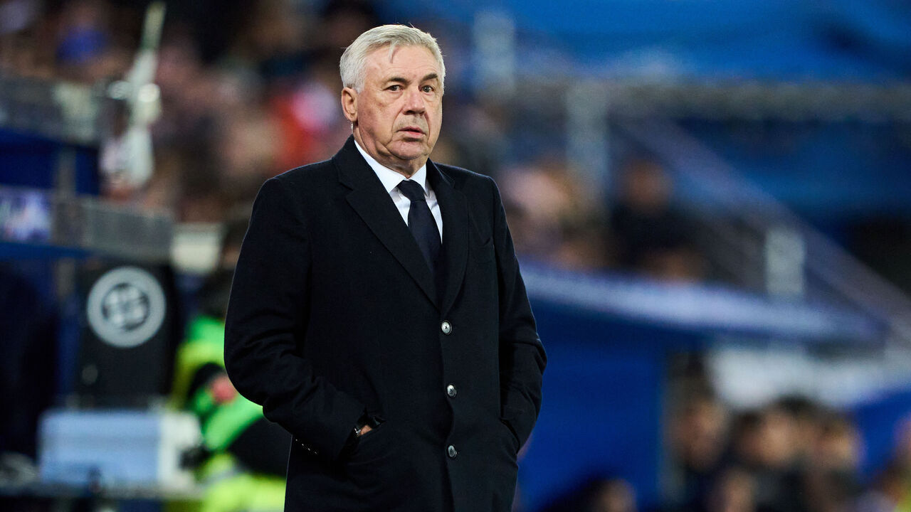 VITORIA-GASTEIZ, SPAIN - DECEMBER 21: Head coach Carlo Ancelotti of Real Madrid looks on during the LaLiga EA Sports match between Deportivo Alaves and Real Madrid CF at Estadio de Mendizorroza on December 21, 2023 in Vitoria-Gasteiz, Spain.