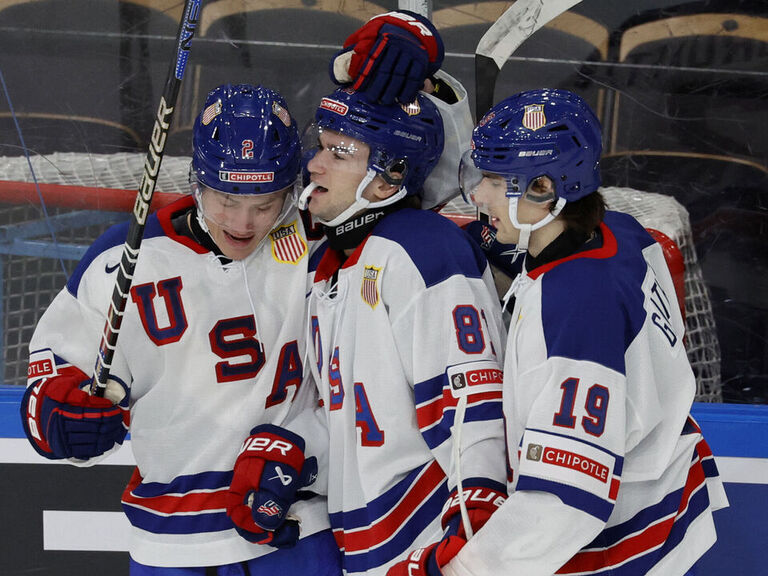 U.S. survives Czechia's upset bid in shootout | theScore.com