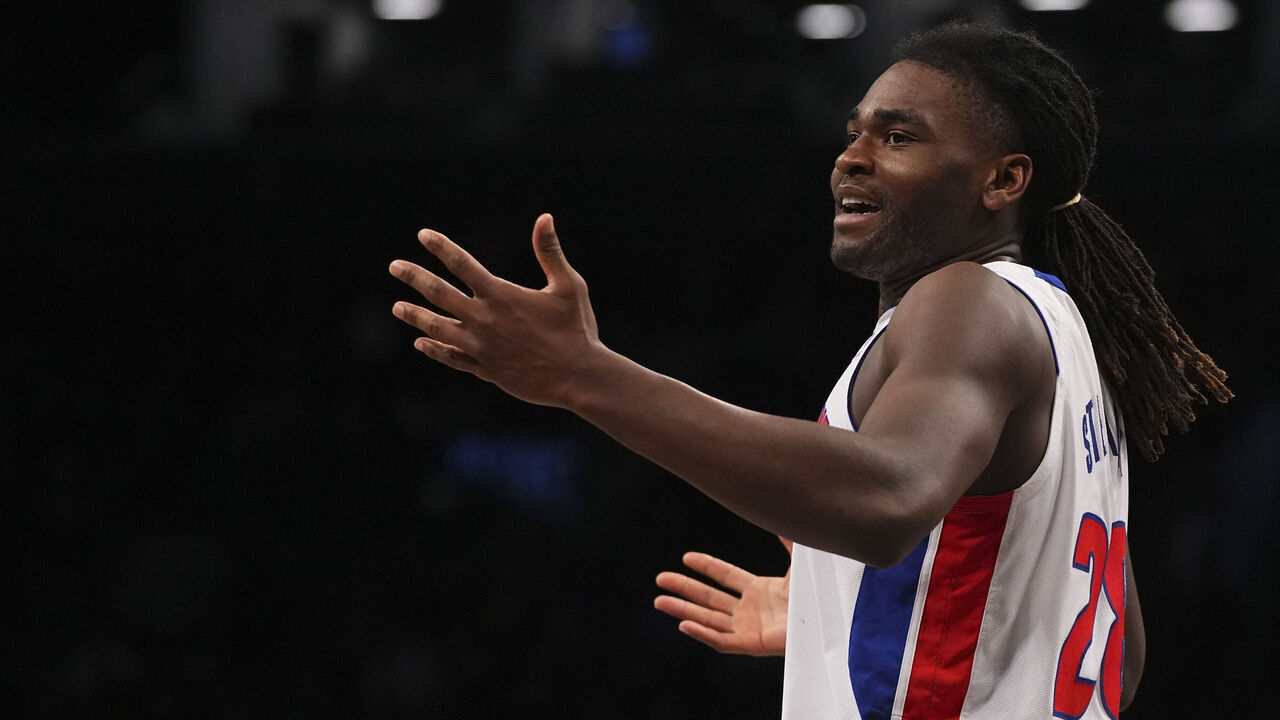 NEW YORK, NEW YORK - DECEMBER 23: Isaiah Stewart #28 of the Detroit Pistons reacts against the Brooklyn Nets in the second half at Barclays Center on December 23, 2023 in the Brooklyn borough of New York City. The Nets defeated the Pistons 126-115.