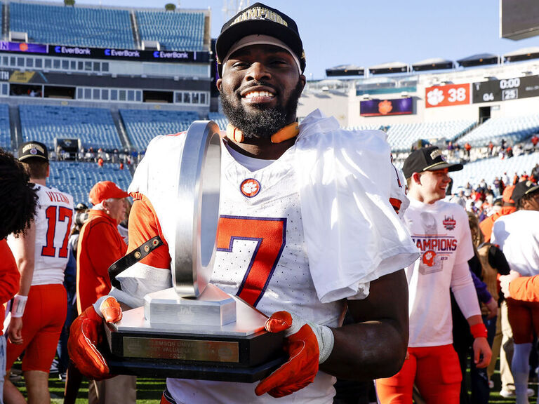 Mafah's 4 TDs Help Clemson Edge Kentucky In Gator Bowl | TheScore.com