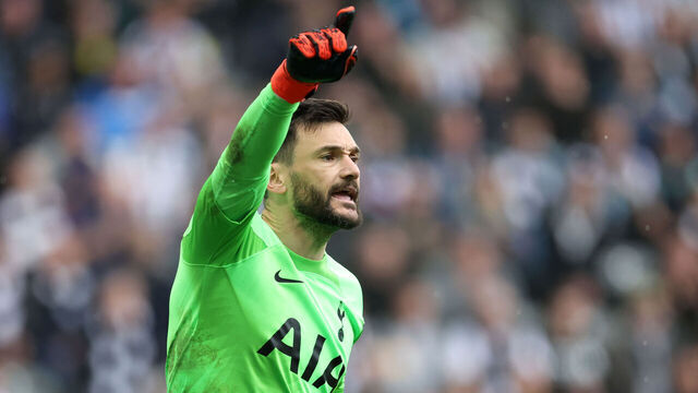 NEWCASTLE UPON TYNE, ENGLAND - APRIL 23: Hugo Lloris of Tottenham Hotspur gives the team instructions during the Premier League match between Newcastle United and Tottenham Hotspur at St. James Park on April 23, 2023 in Newcastle upon Tyne, England.