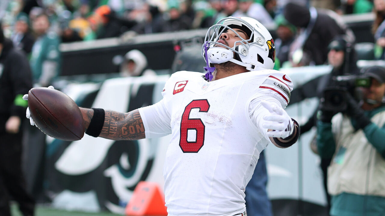 PHILADELPHIA, PENNSYLVANIA - DECEMBER 31: James Conner #6 of the Arizona Cardinals reacts after a touchdown during the fourth quarter against the Philadelphia Eagles at Lincoln Financial Field on December 31, 2023 in Philadelphia, Pennsylvania.