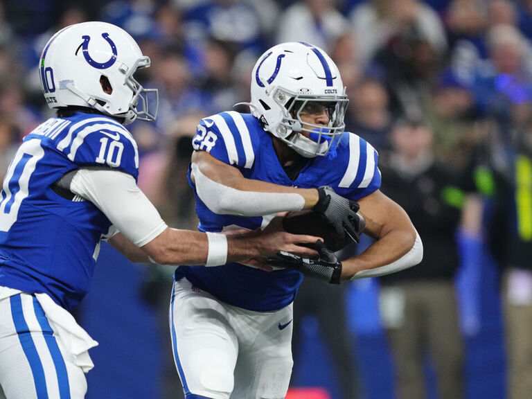 Taylor, Minshew help Colts stay in AFC playoff chase with victory over ...