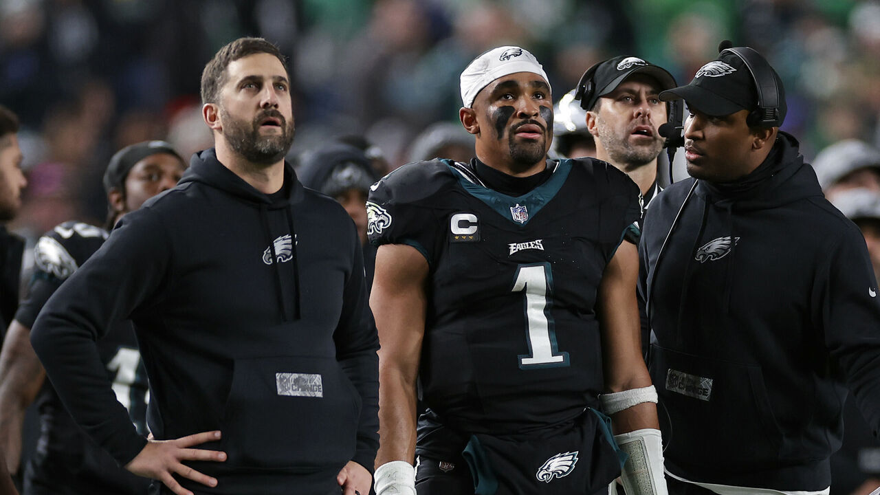 PHILADELPHIA, PENNSYLVANIA - DECEMBER 25: Philadelphia Eagles head coach Nick Sirianni and Jalen Hurts #1 of the Philadelphia Eagles look on against the New York Giants at Lincoln Financial Field on December 25, 2023 in Philadelphia, Pennsylvania.