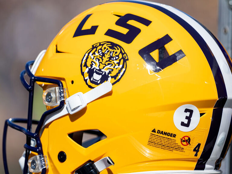 Harlem Berry, top 2025 RB recruit, commits to LSU