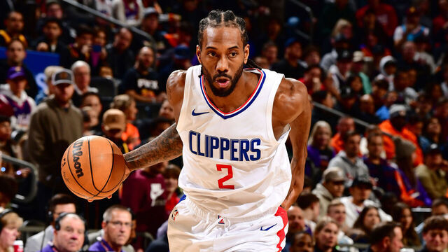 PHOENIX, AZ - JANUARY 3: Kawhi Leonard #2 of the LA Clippers dribbles the ball during the game against the Phoenix Suns on January 3, 2024 at Footprint Center in Phoenix, Arizona. Mandatory Copyright Notice: Copyright 2024 NBAE