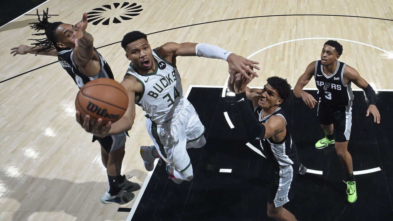 SAN ANTONIO, TX - JANUARY 4: Giannis Antetokounmpo #34 of the Milwaukee Bucks drives to the basket during the game against the San Antonio Spurs on January 4, 2024 at the Frost Bank Center in San Antonio, Texas. Mandatory Copyright Notice: Copyright 2024 NBAE